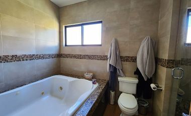 CASA EN VENTA ZONA VALLES IMPECABLE