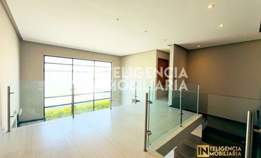 CASA EN VENTA - FRACCIONAMIENTO BOSQUES DE LA TRINIDAD