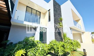 CASA EN VENTA - FRACCIONAMIENTO BOSQUES DE LA TRINIDAD