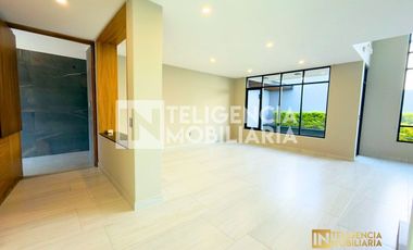 CASA EN VENTA - FRACCIONAMIENTO BOSQUES DE LA TRINIDAD