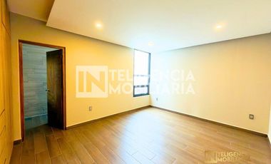 CASA EN VENTA - FRACCIONAMIENTO BOSQUES DE LA TRINIDAD