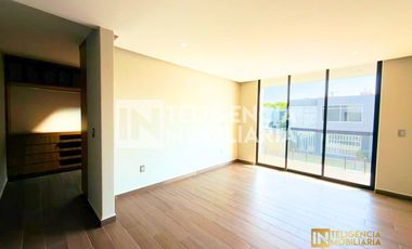 CASA EN VENTA - FRACCIONAMIENTO BOSQUES DE LA TRINIDAD