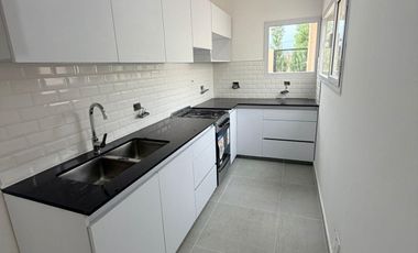 Vende Casa en PH de 1 Sóla Planta