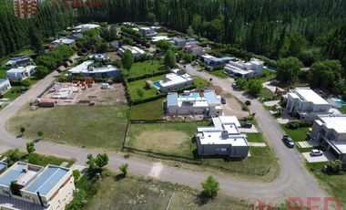 Vende Casa  en Barrio Privado Santa Rita Plottier