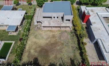 Vende Casa  en Barrio Privado Santa Rita Plottier