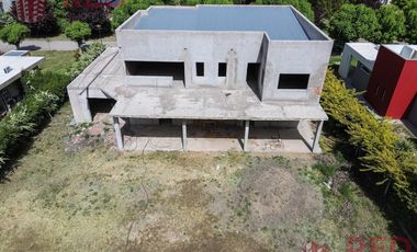 Vende Casa  en Barrio Privado Santa Rita Plottier