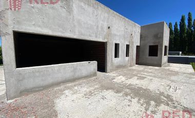 Vende Casa  en Barrio Privado Santa Rita Plottier