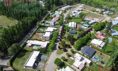 Vende Casa  en Barrio Privado Santa Rita Plottier