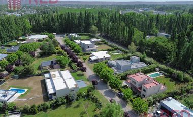 Vende Casa  en Barrio Privado Santa Rita Plottier