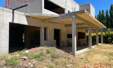 Vende Casa  en Barrio Privado Santa Rita Plottier