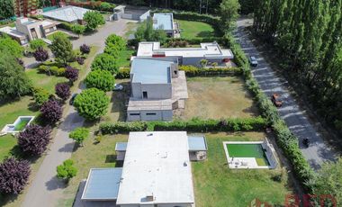 Vende Casa  en Barrio Privado Santa Rita Plottier