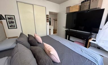 Departamento PB - 3 dormitorios   escritorio con jardín