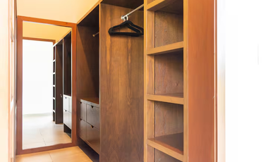 Casa Lulu – Villa de lujo con diseño tropical, paneles solares y piscina privada