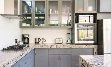 Casa Lulu – Villa de lujo con diseño tropical, paneles solares y piscina privada