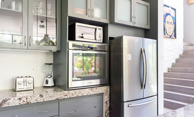 Casa Lulu – Villa de lujo con diseño tropical, paneles solares y piscina privada