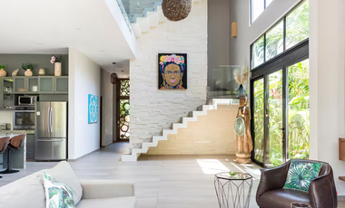 Casa Lulu – Villa de lujo con diseño tropical, paneles solares y piscina privada