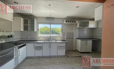 Departamento PH 3 ambientes en alquiler en Ituzaingó