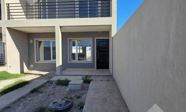 En Venta, Duplex de 2 Dormitorios, Bº  Bella Vista, Plottier