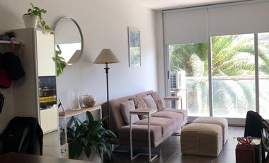 Departamento de 2 ambientes con cochera en  Torre AWWA Olivos