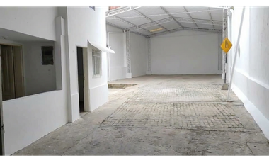 Vende Bodega A pocos metros del C.C. Los molinos-Belen