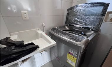 SE ARRIENDA AMPLIO Y HERMOSO APTO EN PROVENZA