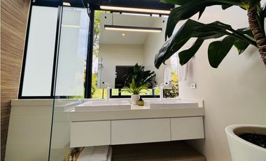 Casa en unidad cerrada en el retiro sector la María.