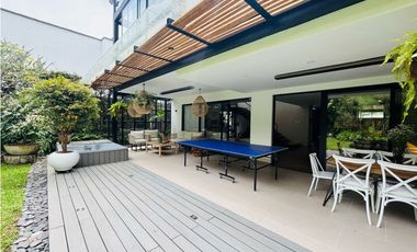 Casa en unidad cerrada en el retiro sector la María.