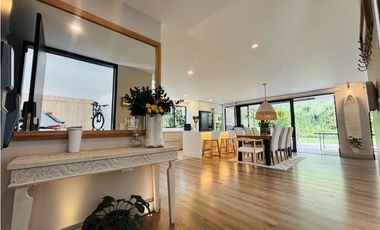 Casa en unidad cerrada en el retiro sector la María.