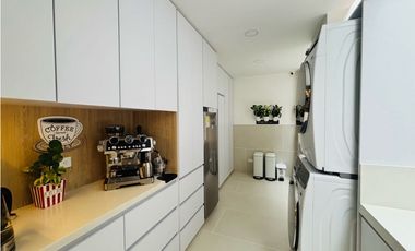 Casa en unidad cerrada en el retiro sector la María.