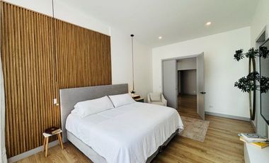 Casa en unidad cerrada en el retiro sector la María.