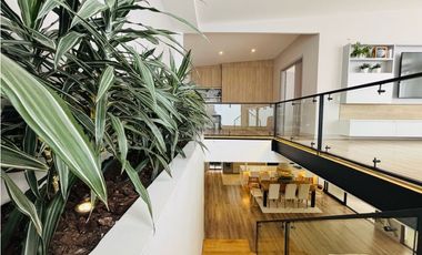 Casa en unidad cerrada en el retiro sector la María.