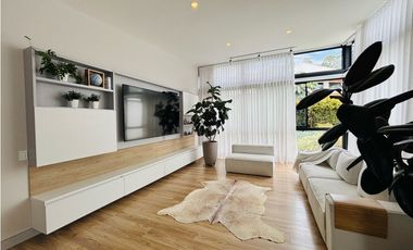 Casa en unidad cerrada en el retiro sector la María.