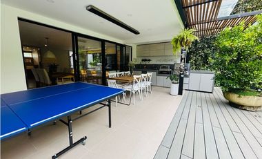 Casa en unidad cerrada en el retiro sector la María.