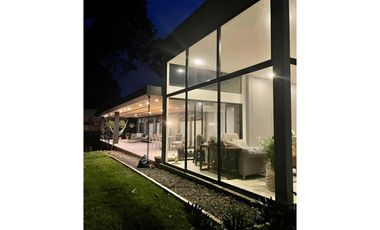 SE VENDE LUJOSA CASA CAMPESTRE - VA ARMENIA/CIRCASIA