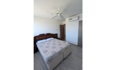 En renta departamento con vista al mar en Manta