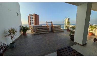 En renta departamento con vista al mar en Manta