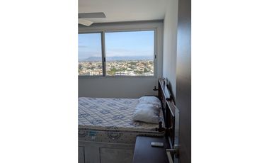 En renta departamento con vista al mar en Manta