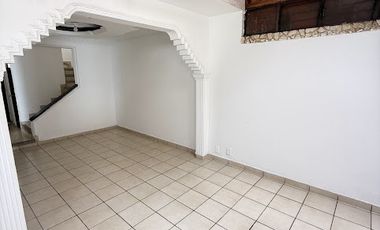 CASA CONJUNTO VISTA CAMPESTRE APARTAMENTO EN VENTA  3 HABITACIONES + SERVICIO CASA DE DOS NIVELES MAS ALTILLO   190m2 FLORIDABLANCA  AT