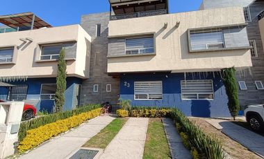 Casa en condominio en Paseos del Bosque, 3 recámaras y 2 estacionamientos