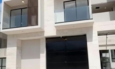 Local Comercial en el Rooftop en Av Huayacan