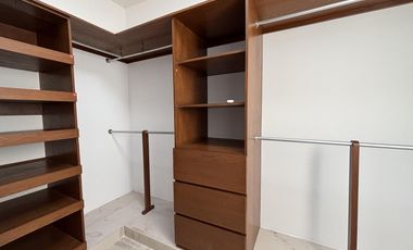 PUNTA TIBURON, Casa en RENTA con estudio en planta baja y amplio jardin