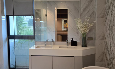 4 Bedroom Villa for sale in Phra Khanong Nuea, Bangkok