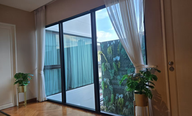 4 Bedroom Villa for sale in Phra Khanong Nuea, Bangkok