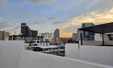 4 Bedroom Villa for sale in Phra Khanong Nuea, Bangkok