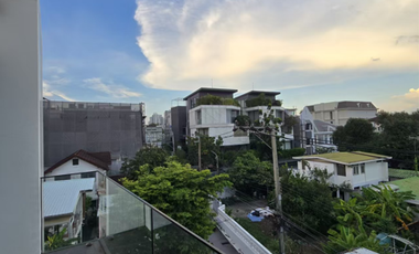 4 Bedroom Villa for sale in Phra Khanong Nuea, Bangkok