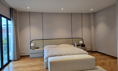 4 Bedroom Villa for sale in Phra Khanong Nuea, Bangkok