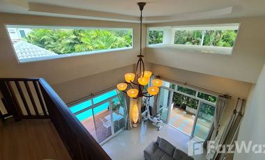Lanna style pool villa with garden