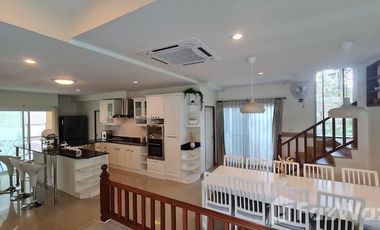 Lanna style pool villa with garden