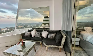 Newly Renovated, 2 Bedrooms Pool Villa with Sea View