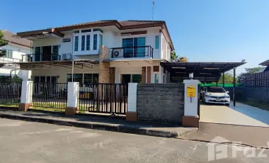 House for rent 4 beds 5 baths 6 parking lots in Sankamphang